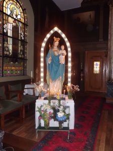Mariabeeld in de kerk van Woudsend