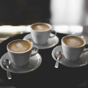 Gezamenlijk koffiedrinken na de viering op zondag 29 maart 2026